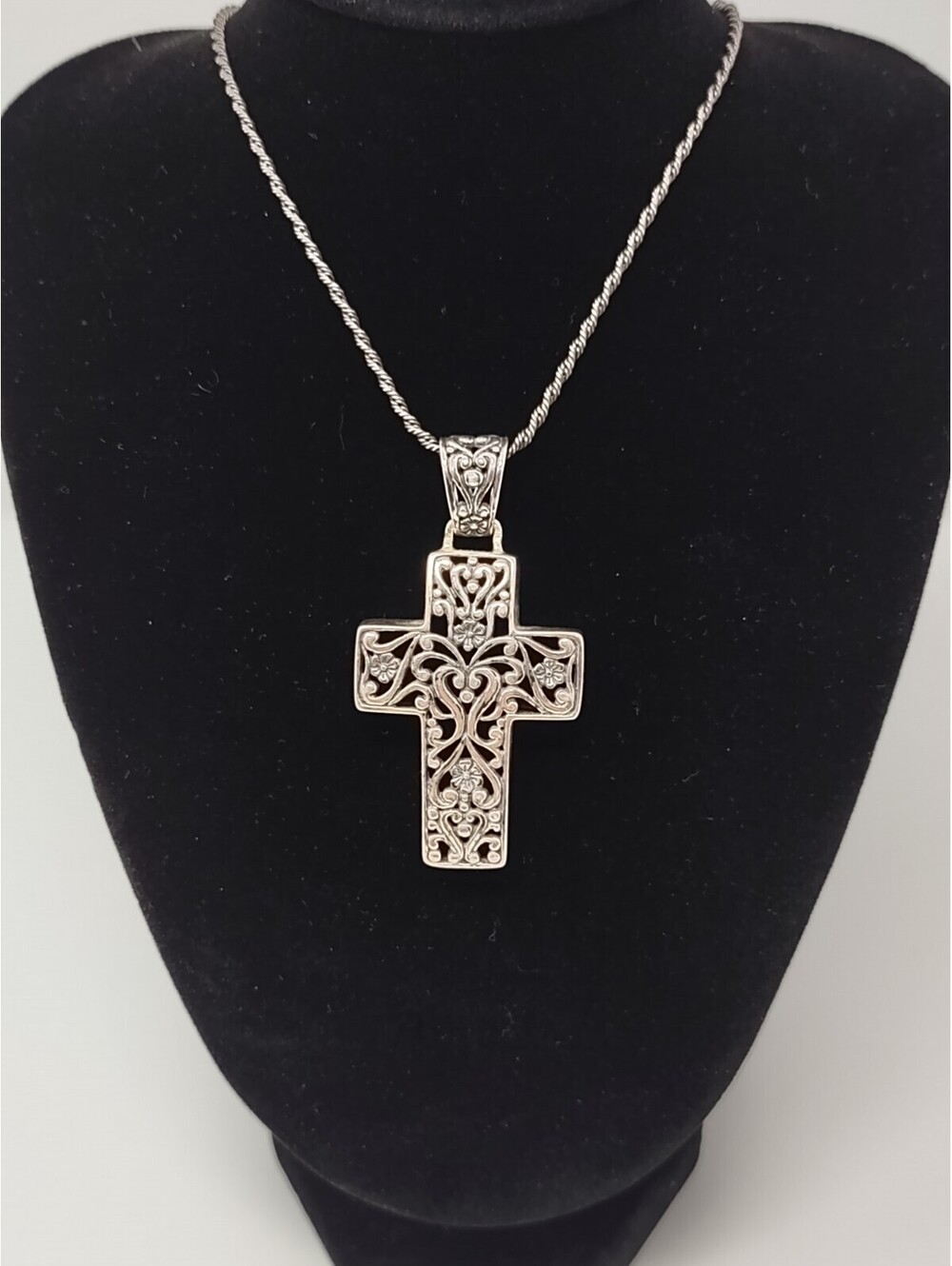 Carolyn Pollack Relios Sterling 33.5 Filigree Cross Necklace